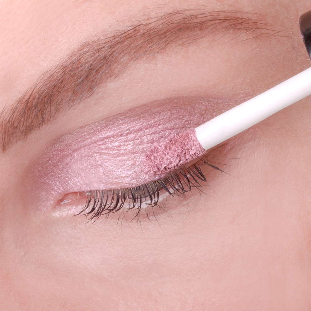Long-Lasting Liquid Eye Shadow | Pretty in Pink